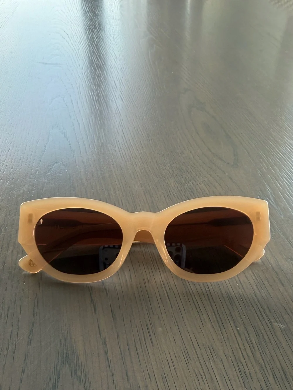 Massimo Dutti Peachy Cream Cat-Eye Sunglasses with Dark Lenses